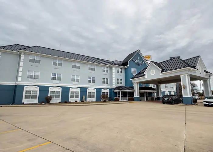 Country & By Radisson, Effingham, Il 4*