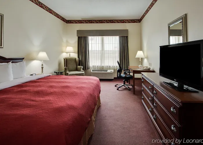 Country & By Radisson, Effingham, Il