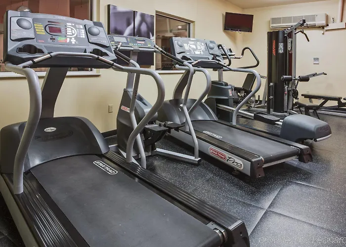 Country & By Radisson, Effingham, Il 4*