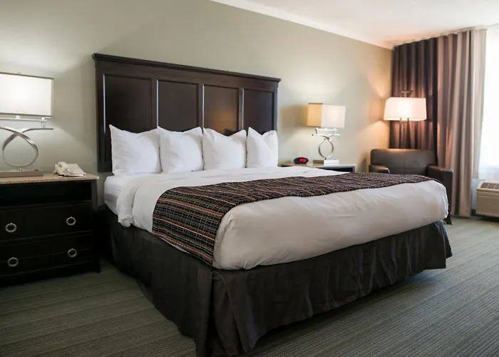 Country & By Radisson, Effingham, Il Hotel